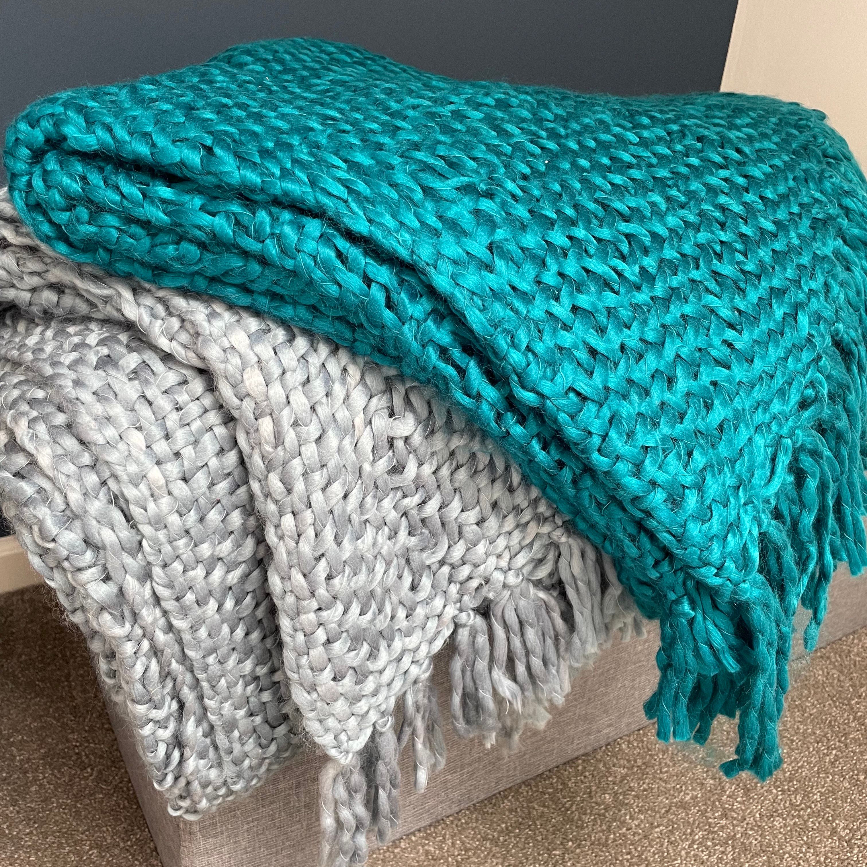 Chunky Knit Throws in supersoft yarn